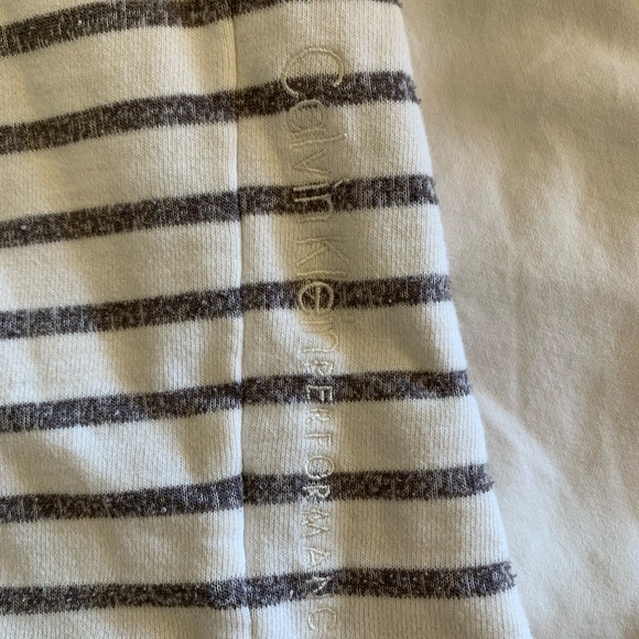 Calvin Klein Sweater - Picture 3 of 3